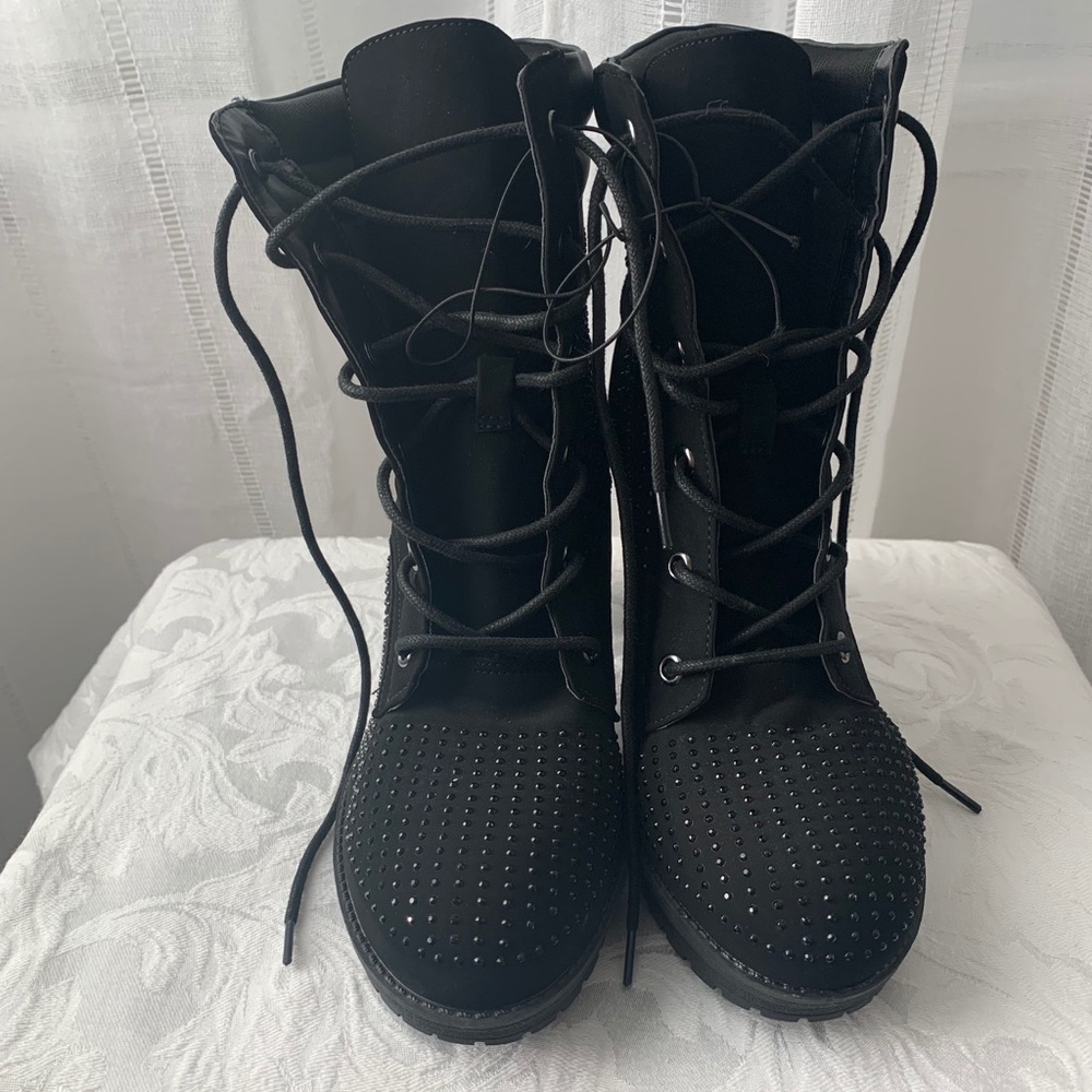 Women’s glam combat boots! Size 9 1/2